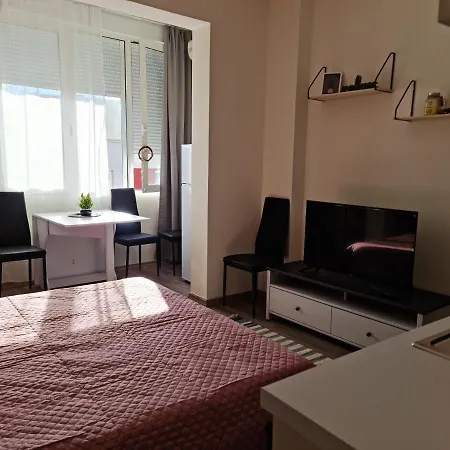 דירה Lovely One Bedroom In טיראנה